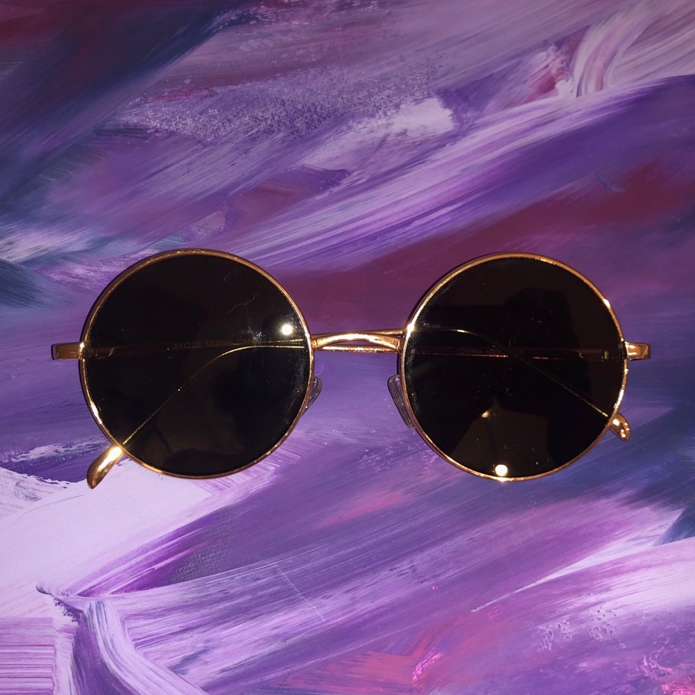 Gold Rim Circular Sunglasses